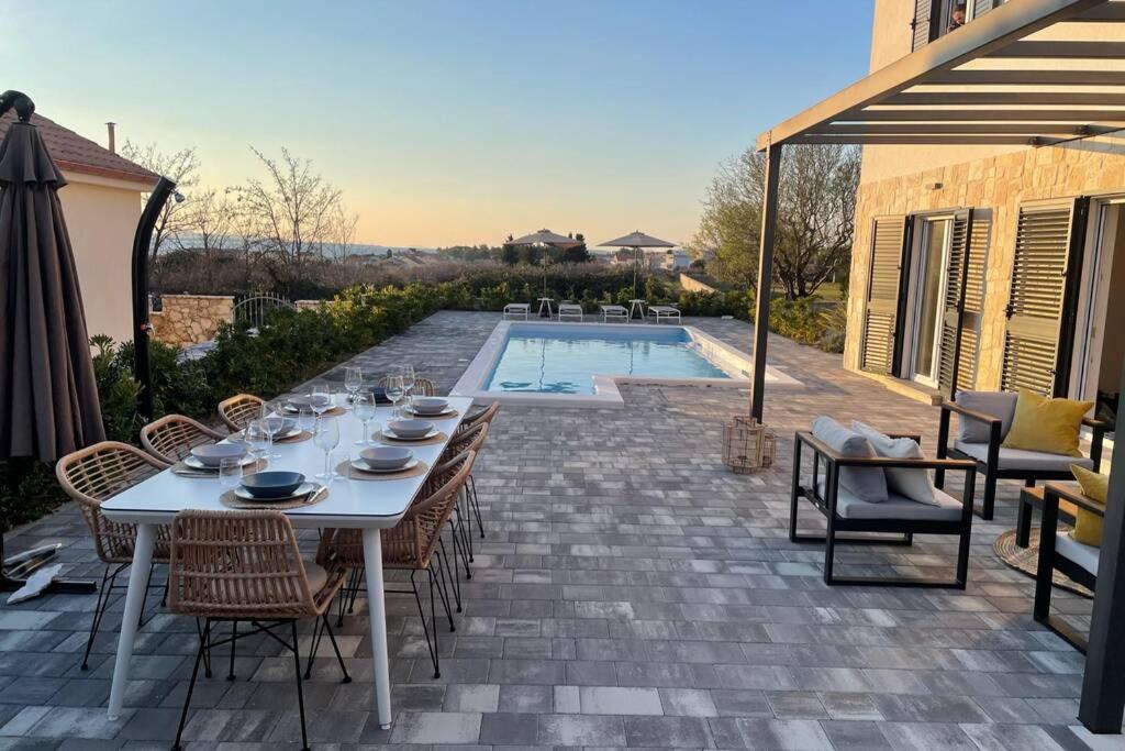 Villa Katarina - Grosser Pool Beheizt - Meerblick Vrsi Esterno foto